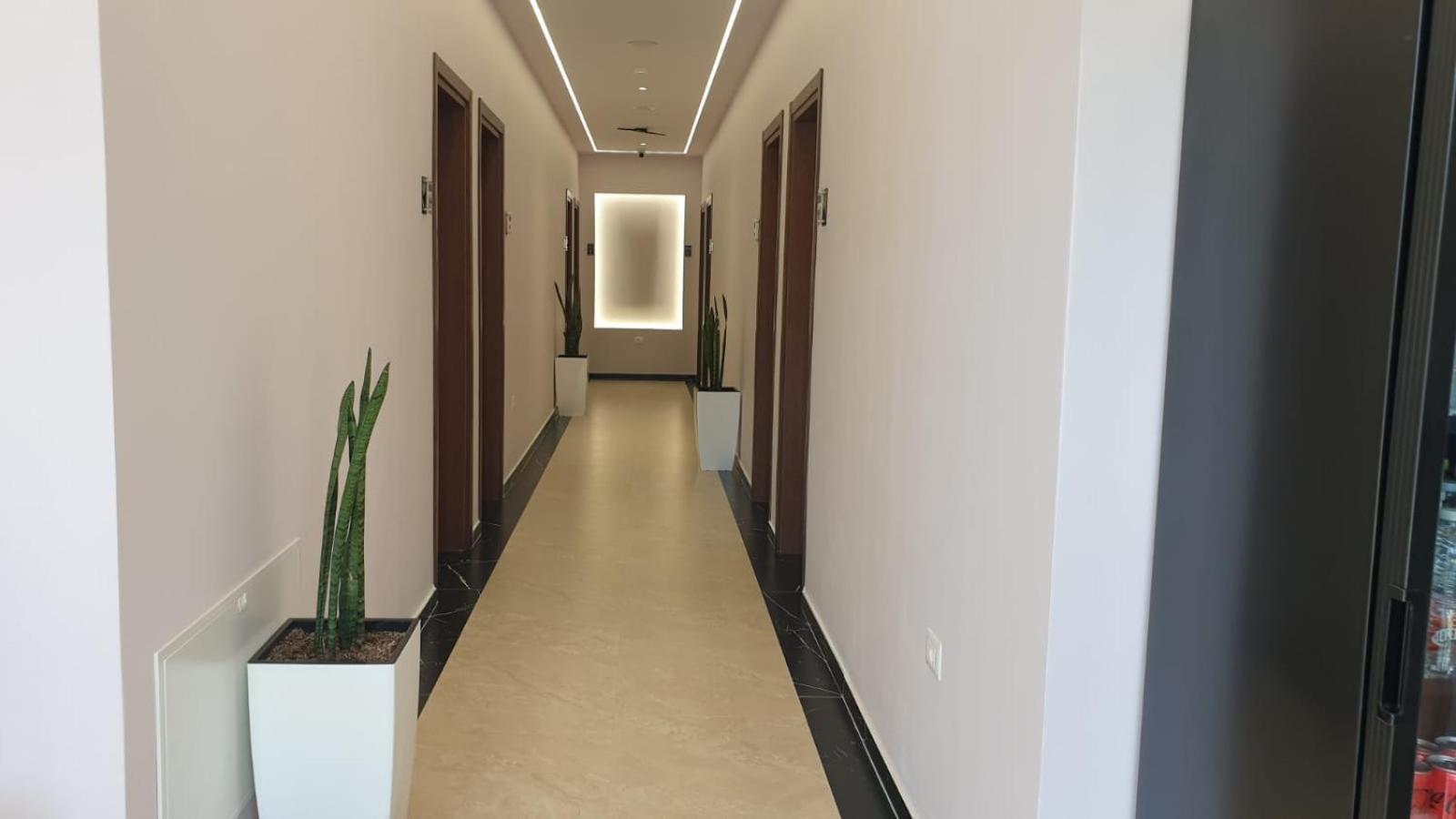 Отель Mezzanine Bay Химара Экстерьер фото